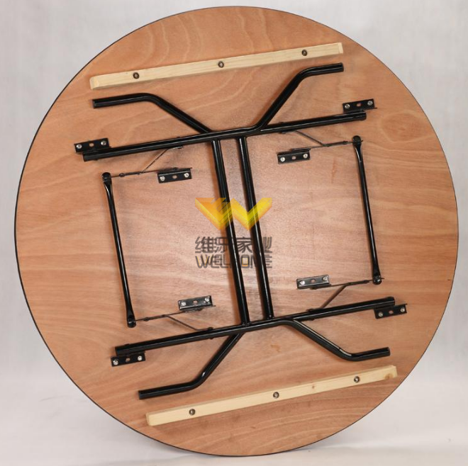 Round plywood folding table for event/restaurant